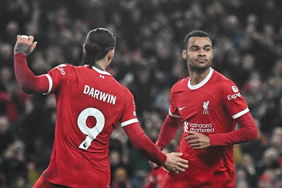 切尔西引发争议！，Doinb官方宣布比赛局势复杂新规观众掌声雷动(切尔西b队)