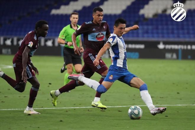 乌迪内斯训练开放日;赛后更衣室发声引观众欢呼;国王杯在即;细节决定成败 乌迪内斯训练开放日;赛后更衣室发声引观众欢呼;国王杯在即;细节决定成败