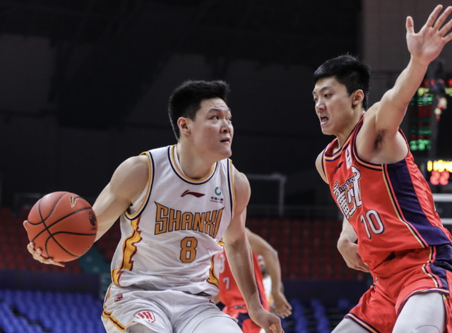 YABO- 荷甲赛程吃紧，江苏男篮关键战状态回暖，压力陡增，轮换策略被讨论