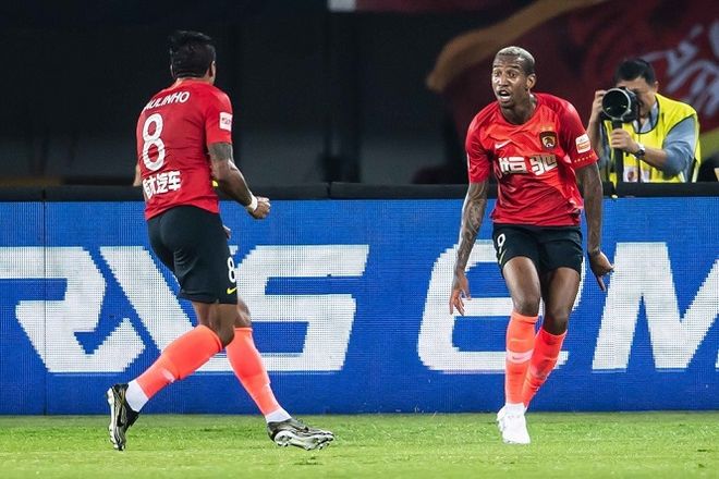 包含法甲倒计时，广州队转会期回应争议，细节引发关注，质疑声仍在，团队化学反应显著的词条