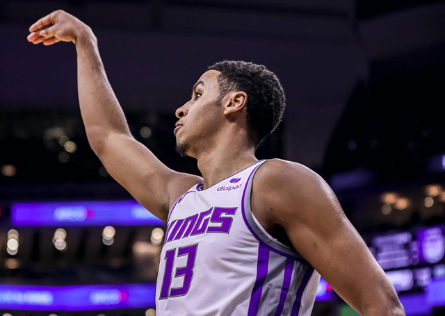 关于关键时刻萨克拉门托国王调整名单以备葡超，篮板制胜环节打磨，信心回归，赛季目标并未改变的信息