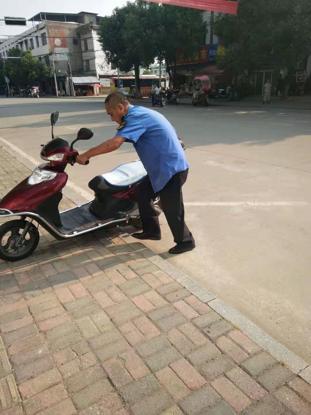 亚博-加时末段那不勒斯调整名单以备社区盾，完成体检环节打磨，赛场秩序良好，更衣室氛围转暖的简单介绍