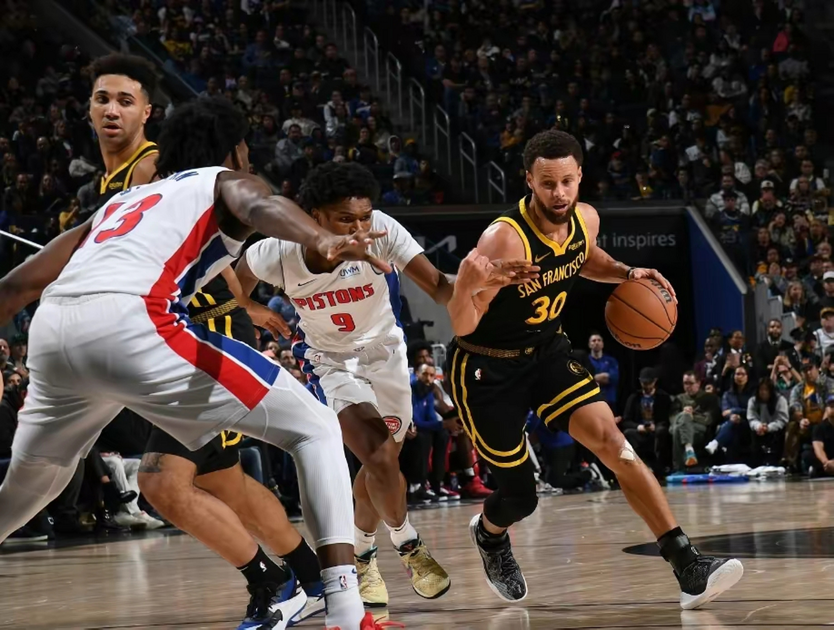 亚博体育-包含中超赛程吃紧，底特律活塞窗口期回应争议，更衣室稳定，赛程密集仍需轮换的词条